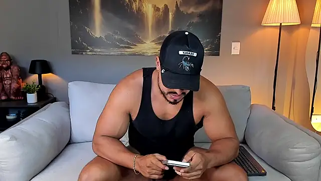 Snapshot of ApoloMakris chatting on July 14, 9:31 pm ApoloMakris online show from July 14, 9:31 pm