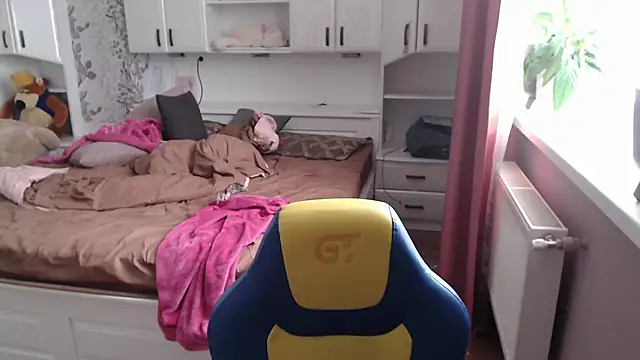 Snapshot of 69SexySecret69 chatting on February 19, 8:55 am 69SexySecret69 online show from February 19, 8:55 am