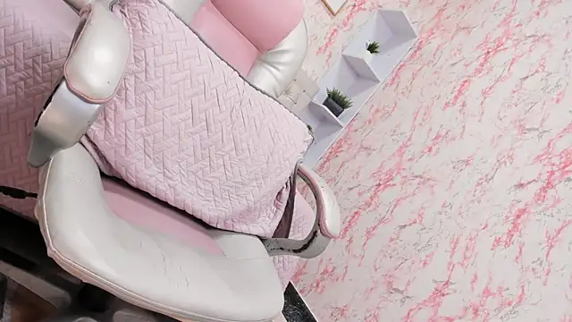 VICTORIA HOUSTON online show from January 4, 3:07 am