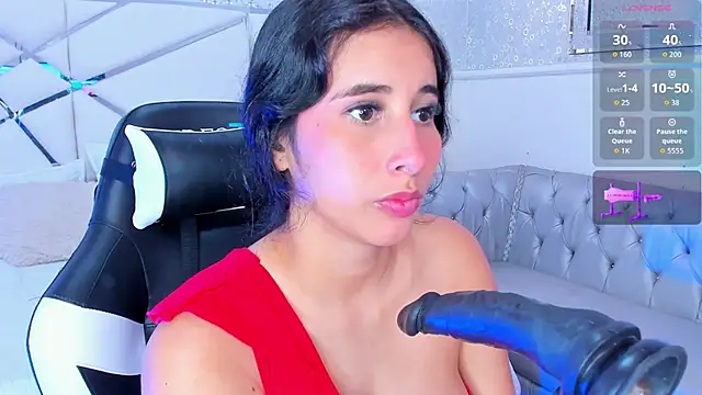 VICTORIA HOUSTON online show from December 20, 3:08 pm