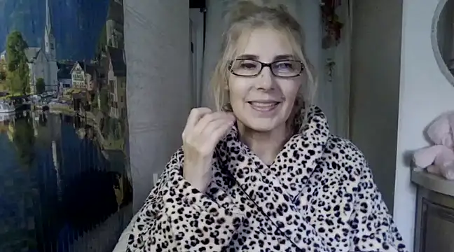 sweet raspberry online show from February 18, 2:27 pm