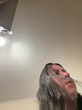 Evelinia online show from November 14, 4:28 pm