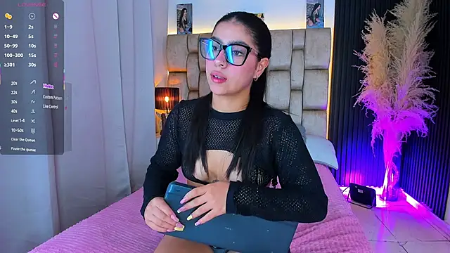 little sophie18 online show from August 1, 4:39 pm