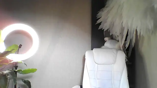 Snapshot of foxy_blond chatting on November 28, 12:13 am foxy blond online show from November 28, 12:13 am