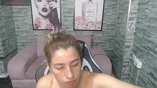 Snapshot of Valerie_b chatting on December 29, 3:46 pm Valerie b online show from December 29, 3:46 pm