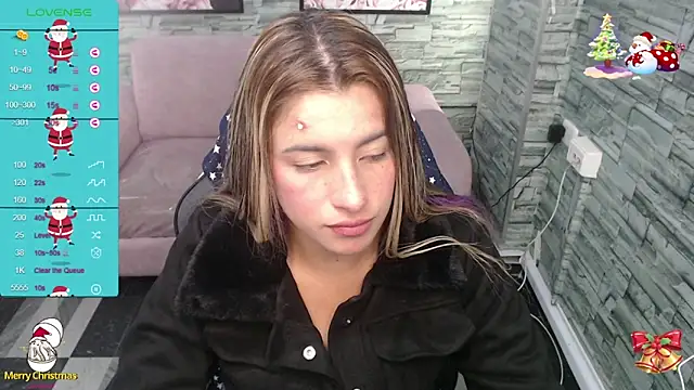 Snapshot of Valerie_b chatting on January 4, 5:58 am Valerie b online show from January 4, 5:58 am