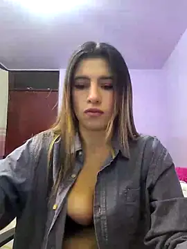 Snapshot of Valerie_b chatting on September 21, 2:13 am Valerie b online show from September 21, 2:13 am