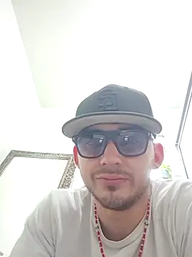 Snapshot of kevinsito1 chatting on May 25, 4:24 pm kevinsito1 online show from May 25, 4:24 pm