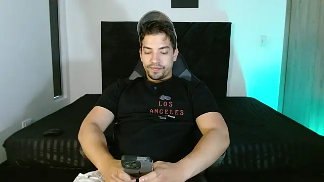 Snapshot of Ian_Daviz chatting on May 24, 3:17 pm Ian Daviz online show from May 24, 3:17 pm