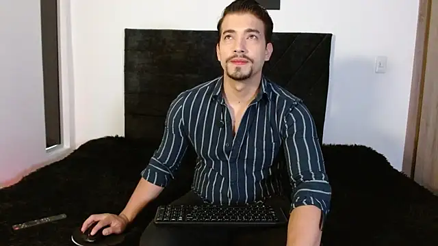 Snapshot of Ian_Daviz chatting on June 7, 2:10 pm Ian Daviz online show from June 7, 2:10 pm