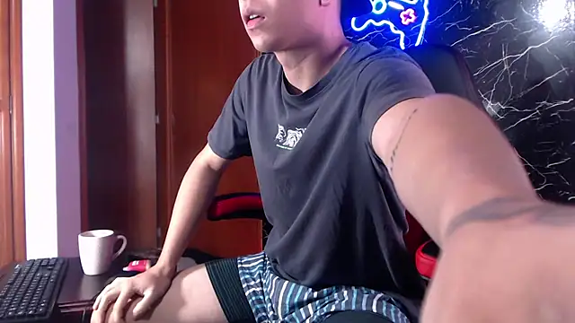 Snapshot of maty_hardx chatting on January 9, 10:09 am maty hardx online show from January 9, 10:09 am