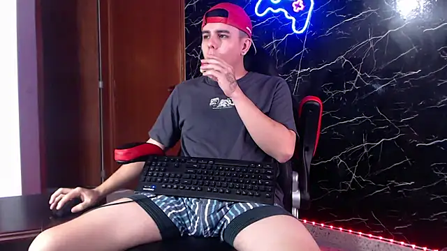 Snapshot of maty_hardx chatting on January 9, 1:35 pm maty hardx online show from January 9, 1:35 pm