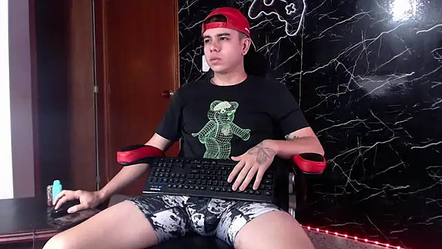 Snapshot of maty_hardx chatting on February 4, 9:38 am maty hardx online show from February 4, 9:38 am