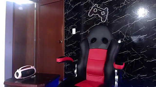 Snapshot of maty_hardx chatting on February 7, 1:43 pm maty hardx online show from February 7, 1:43 pm