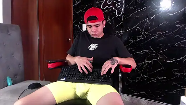 Snapshot of maty_hardx chatting on March 11, 1:45 pm maty hardx online show from March 11, 1:45 pm