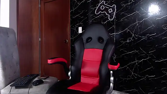 Snapshot of maty_hardx chatting on March 19, 2:13 pm maty hardx online show from March 19, 2:13 pm