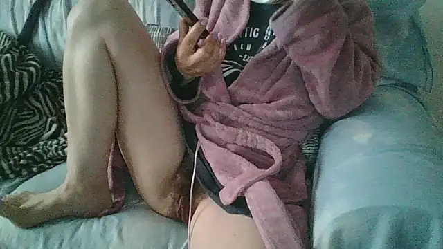hairygirl80 online show from May 3, 5:02 am