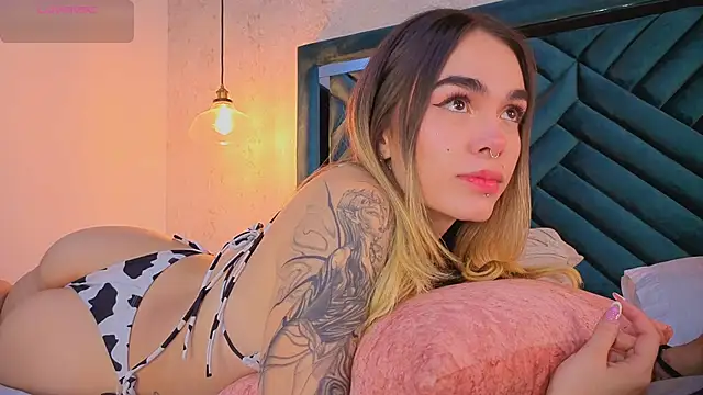 Lucy Vega online show from October 17, 4:48 am