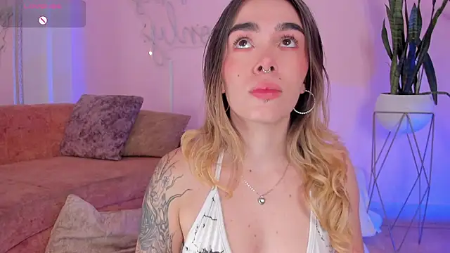 Lucy Vega online show from October 25, 3:58 am