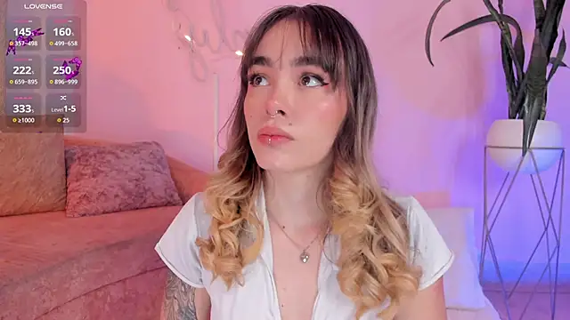 Lucy Vega online show from November 11, 3:39 am