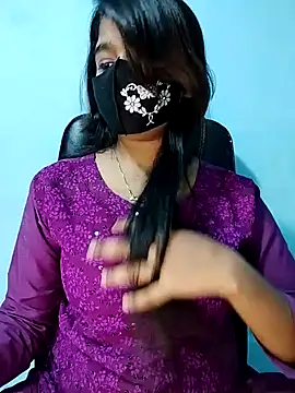 Snapshot of Sadika- chatting on December 6, 5:33 pm Sadika- online show from December 6, 5:33 pm