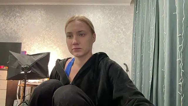 AnneBall online show from December 29, 3:57 pm