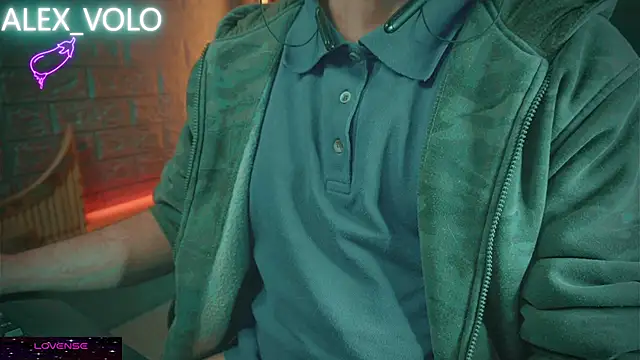 Snapshot of alex-volo chatting on December 13, 10:08 am alex-volo online show from December 13, 10:08 am