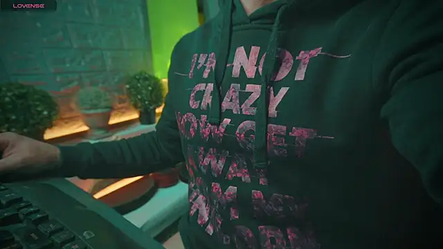 Snapshot of alex-volo chatting on January 19, 5:26 am alex-volo online show from January 19, 5:26 am