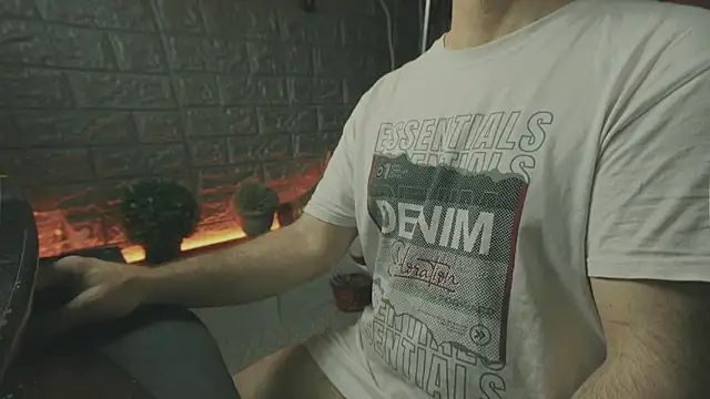 Snapshot of alex-volo chatting on October 12, 12:42 am alex-volo online show from October 12, 12:42 am