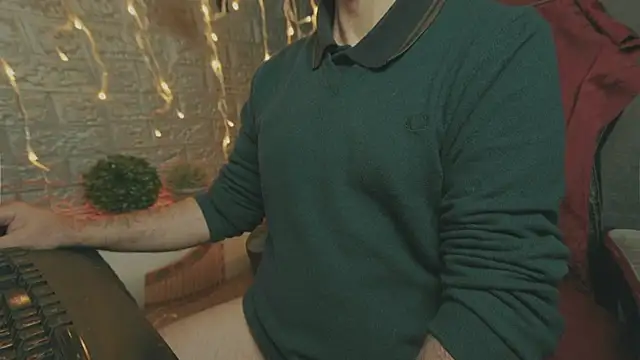 Snapshot of alex-volo chatting on December 19, 2:07 am alex-volo online show from December 19, 2:07 am