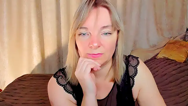 Regina  blue online show from November 1, 9:50 pm