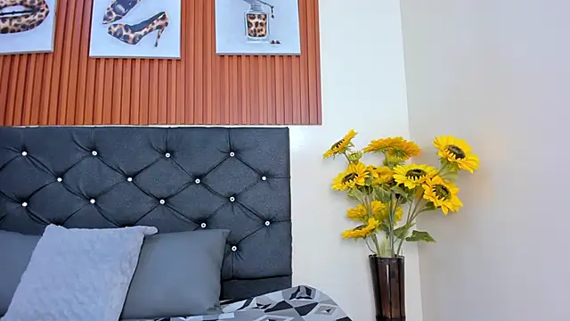 Zoe pss online show from October 30, 7:25 pm