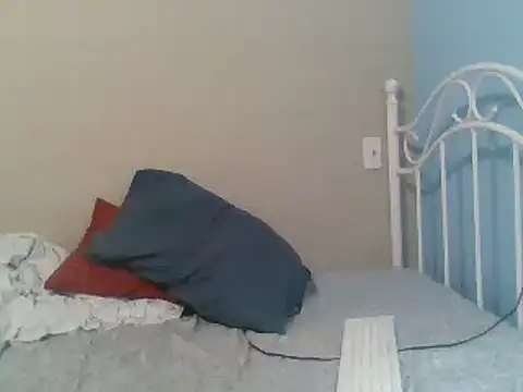 Snapshot of SmokingSloth chatting on February 1, 6:08 pm SmokingSloth online show from February 1, 6:08 pm