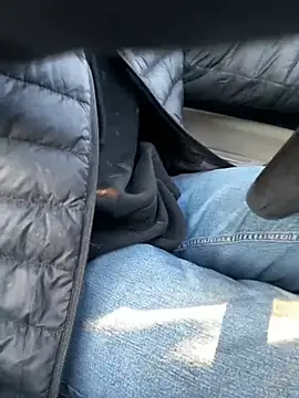 Snapshot of SmokingSloth chatting on February 21, 1:22 pm SmokingSloth online show from February 21, 1:22 pm