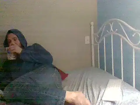 Snapshot of SmokingSloth chatting on March 11, 6:21 am SmokingSloth online show from March 11, 6:21 am