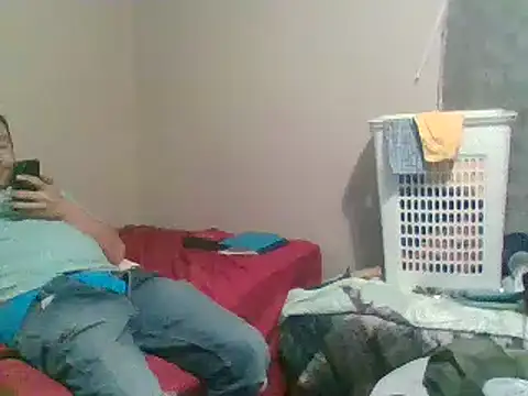 Snapshot of SmokingSloth chatting on November 23, 6:19 pm SmokingSloth online show from November 23, 6:19 pm