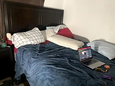 Snapshot of SpunCandy chatting on October 2, 11:56 pm SpunCandy online show from October 2, 11:56 pm