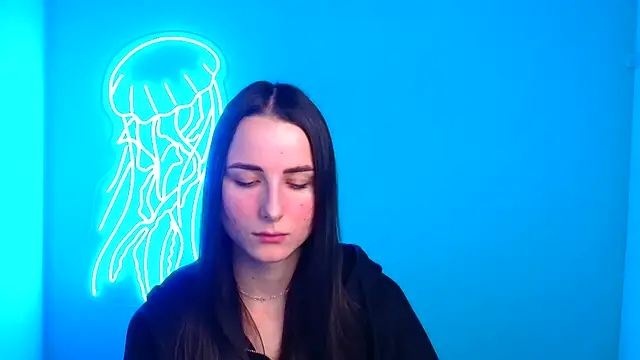 Eva Janee online show from December 5, 10:23 am