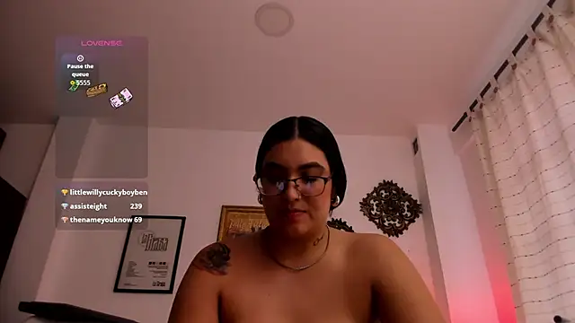 Snapshot of VeronicaGilss chatting on June 20, 5:38 pm VeronicaGilss online show from June 20, 5:38 pm