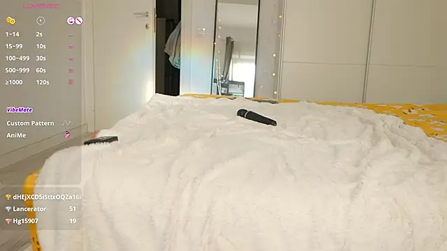 Snapshot of FazeyJ_ chatting on December 19, 10:13 am FazeyJ online show from December 19, 10:13 am