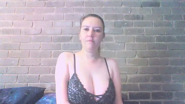Snapshot of EksJouneMwah chatting on September 23, 9:23 am EksJouneMwah online show from September 23, 9:23 am