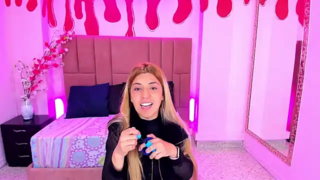 EvaaLovia1 online show from March 4, 1:17 pm