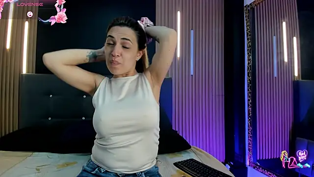 EvaaLovia1 online show from June 19, 1:37 pm