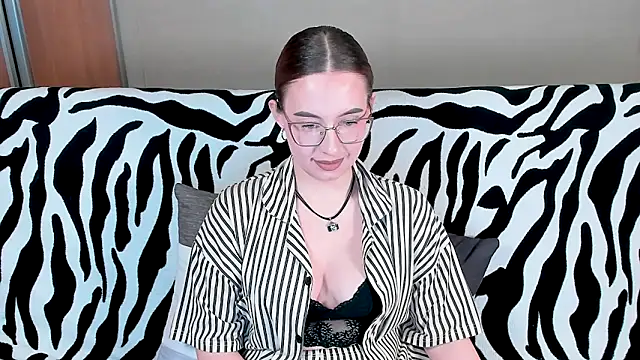 Snapshot of VeronikaKissuchi chatting on January 8, 12:47 pm VeronikaKissuchi online show from January 8, 12:47 pm