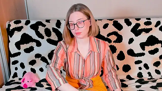 Snapshot of VeronikaKissuchi chatting on February 8, 12:28 am VeronikaKissuchi online show from February 8, 12:28 am
