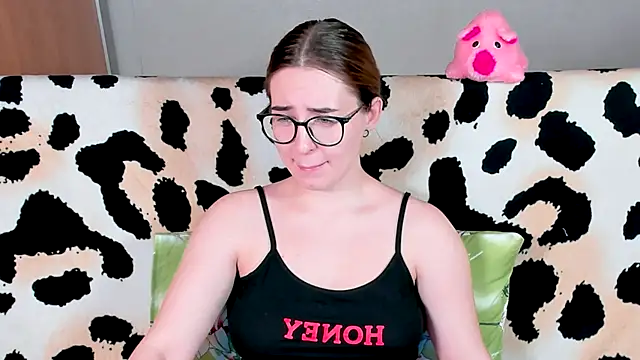 Snapshot of VeronikaKissuchi chatting on February 17, 2:59 pm VeronikaKissuchi online show from February 17, 2:59 pm