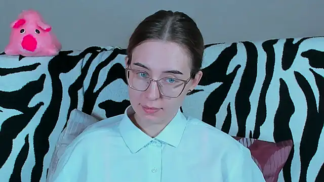Snapshot of VeronikaKissuchi chatting on March 6, 6:19 am VeronikaKissuchi online show from March 6, 6:19 am