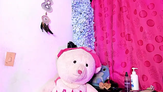 Snapshot of samy_foox chatting on June 18, 7:18 pm samy foox online show from June 18, 7:18 pm