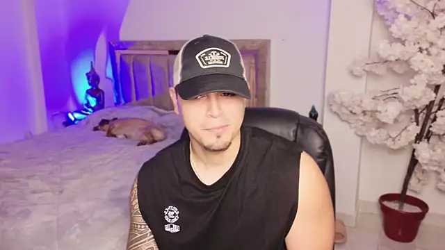 Snapshot of Axel_Big_cock chatting on June 27, 2:38 am Axel Big cock online show from June 27, 2:38 am