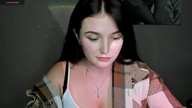 Snapshot of EvaaMillerr99 chatting on December 3, 10:06 am EvaaMillerr99 online show from December 3, 10:06 am